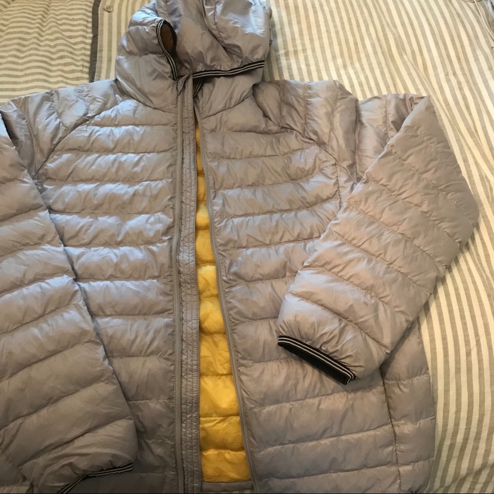 Uniqlo Puffer Jacket. Water resistant. Age 12.